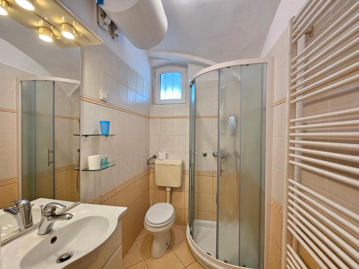 Spacious Central Studio Nika 2 Tour As לובליאנה מראה חיצוני תמונה